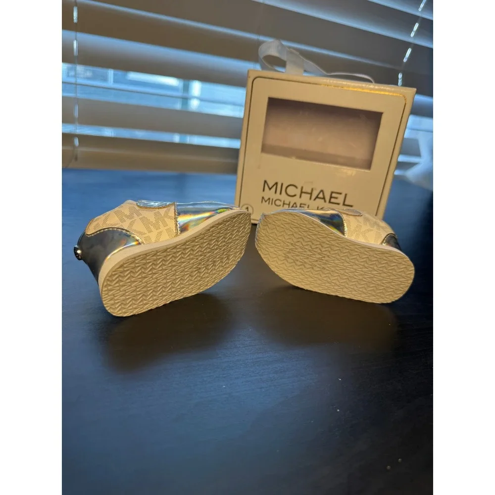 Michael Kors‎ Baby Rachel Sneakers Kids Size 1 Silver Holographic Monogram Logo